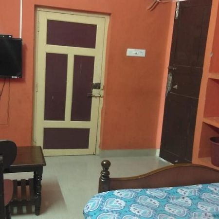 Family Guest House Near Bus-Stand Puducherry Exterior foto