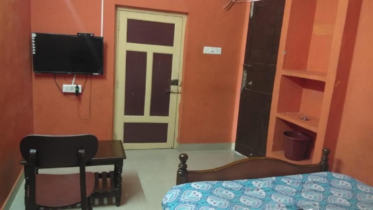 Family Guest House Near Bus-Stand Puducherry Exterior foto